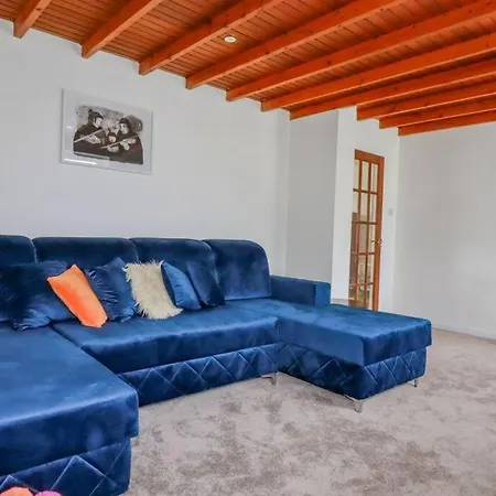Spacious Artists In Traditional Cornish Town * St Columb Major
